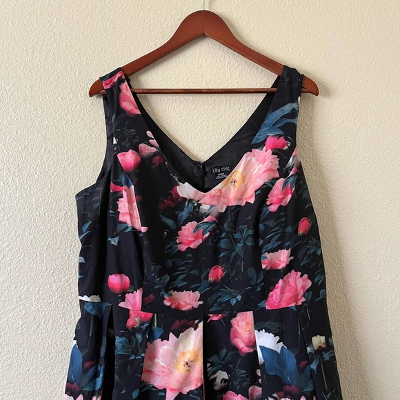 City Chic Floral delight printed fit and flare dress - Picture 4 of 8
